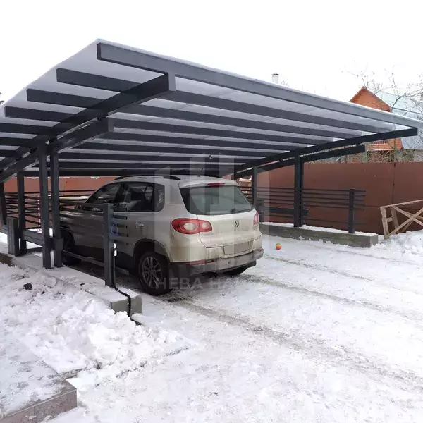 навес для автомобиля из монолитного поликарбоната
