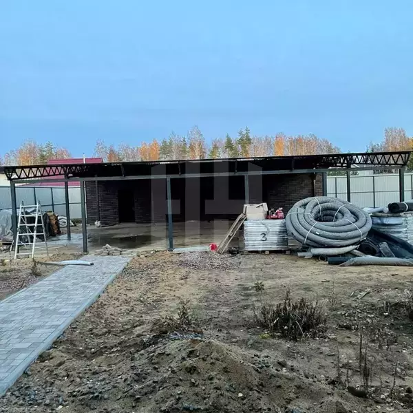 отдельностоящий навес с прямой односкатной крышей для дома