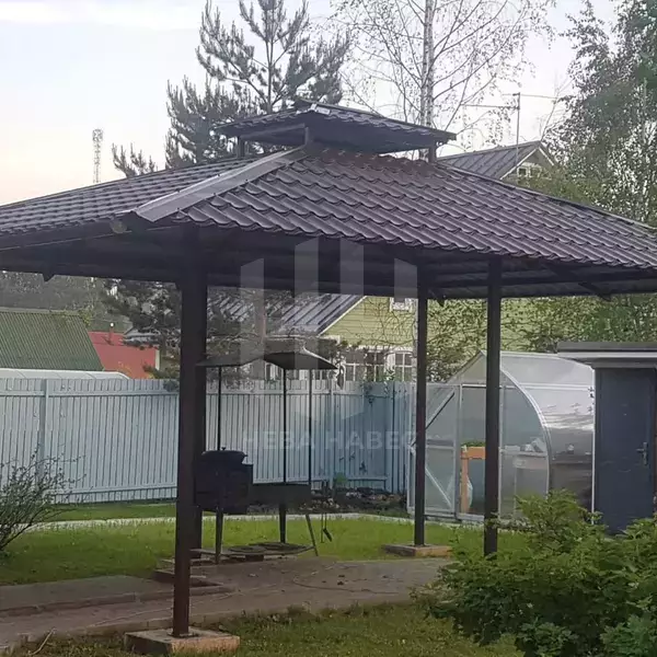 Навес с вальмовой крышей